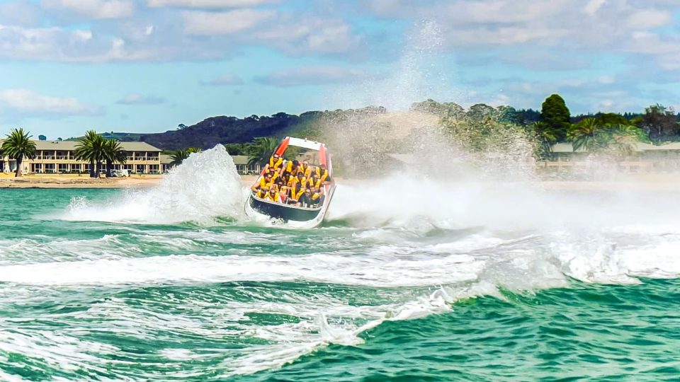 jet-boating-bay-of-islands-extreme-jet-feature-2-960x540